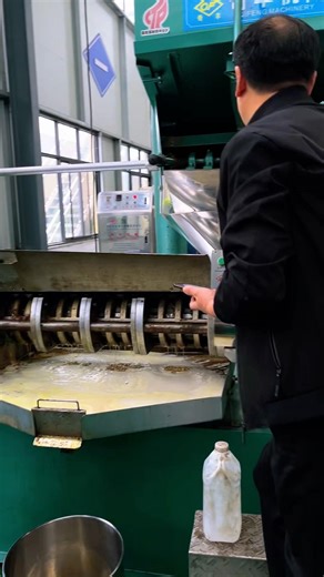 6YL-235 screw oil press machine to cold press almond oil for customer #oilpress #machine #almondoil