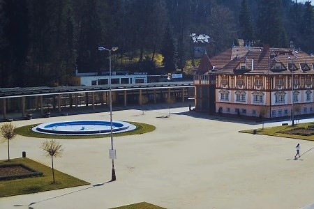 Webová kamera Luhačovice, Lázeňské náměstí - ZLIN.CZ
