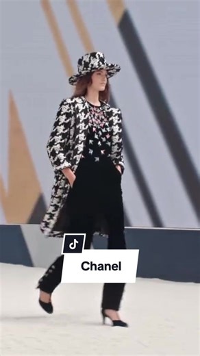 Chanel #chanel #hautecouture #highfashion #runway #fashionweek