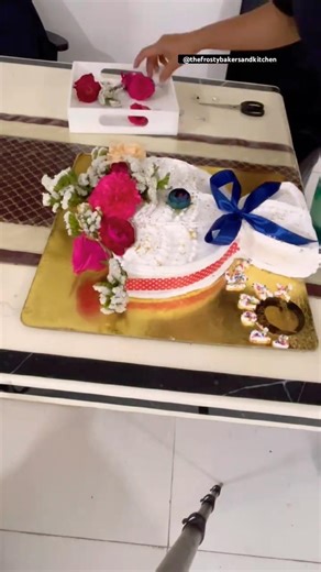 “Learn Bouquet Cake in 30 Seconds 💐✨”Bouquet Cake Tutorial 💐🎂 | So Real You Won’t Believe 😀