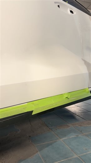 Anthony Burté on Instagram: "PRIMER SANDING⚒️ Today i show how i sand primer. I use 320 abrasive with 3M block to sans it properly.✅ @3mcollision #frenchpainterlife #automotive #automobile #collisionrepair #autobody"