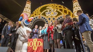 Curro enciende la Feria de abril