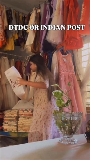 𝙰𝚗𝚒𝚝𝚊𝚛𝚊 𝚋𝚢 𝙰𝚗𝚒𝚝𝚝𝚊 🧿🦋 on Instagram: "📦 Indian Post vs DTDC — Which Is Better for Business Startups? 📦 Confused about which courier to choose for your online business? 🤔 In this video, we share real business experiences — comparing time, charges, delivery issues & reliability of both Indian Post and DTDC. Perfect guide for new business owners, resellers & startup founders! 🚀 #BusinessTips #StartupGuide #CourierComparison #IndianPostVsDTDC #OnlineBusinessIndia #AnitaraBusinessT