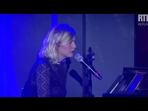 Louane - Maman (Live) Le Grand Studio RTL