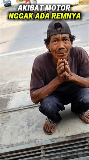 Bapak Ini Sampai Gemetar Setelah Menabrak Mobil Sport