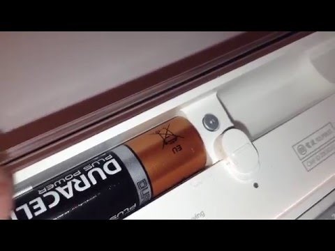 How to revive a "dead" 1st gen Apple Wireless Keyboard (A1016)