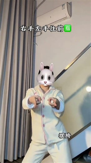 Who's Got the Swaggiest Hips? Dance Challenge Gentleman Dance Tutorial Spot Dance Hip Twis