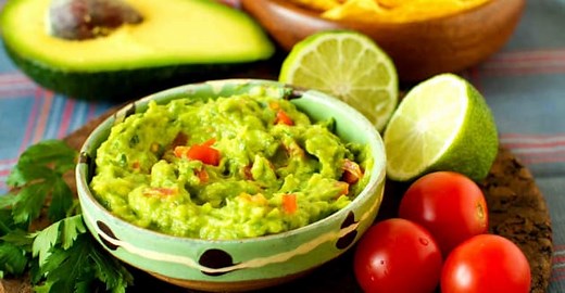 Avokádové guacamole: Dokonalý základní recept s tipy, jak ho ještě vylepšit