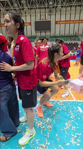 What did Thailand's golden girls do at Sea V Cup 2026 ceremony in Vietnam #volleyball #bongchuyen