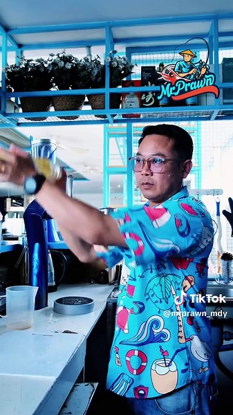 🎣 Mandalay Prawm Fishing — Mr.Prawn 🦐 Prawning, dining & relaxing — your one-stop fun spot! 🍽️🍻 #MandalayFun #ShrimpFishing #MrPrawn