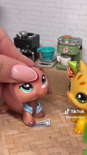 The life of a barista… #lps #littlestpetshop #skit #trending #lpstiktok