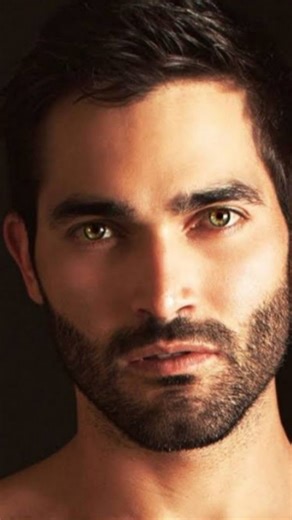 ✌︎㋡ on Instagram‎: "💀⚡ Federico Valverde — Real Madrid ⚪ & Uruguay 🇺🇾 national team’s powerhouse. Born July 22, 1998 in Montevideo 🏙️. 🔥 One of the fastest & most hard-working midfielders in the world. 💎 Can play midfield, wing, or even right-back — pure versatility. 🏆 Trophies with Real Madrid: 2× La Liga 🏅 2× Champions League 🏆 FIFA Club World Cup 🌍 UEFA Super Cup 🥇 🎯 Known for: Long-range rockets 🚀 Tireless runs from box to box 🏃‍♂️💨 Clutch performances in big games 💥 💪 Nickn