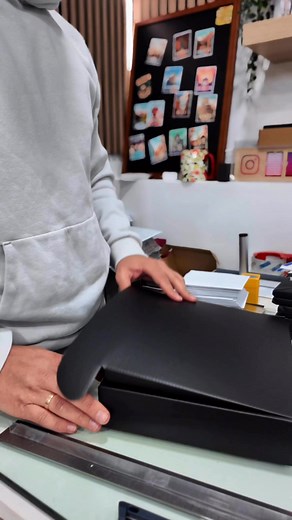 Packing Save The Date magnets | Snap Magnets