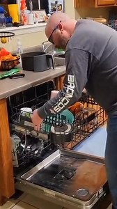 Here’s how you fit those taller items in the top rack of your dishwasher. 🙌 This also allows you to raise the top rack to fit taller items in the bottom rack 👍 Send this to someone you think this could help 😉 #cleaninghacks #dishwasher #Home #tipsandtricks | Mr Gulu