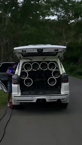 2.6K views · 62 reactions | Por si las dudas  #SobaoMusic en los controles ‍♂️ Toyota 4Runner #ByC + #Powerus | Los Agitadores Del Voceteo | Facebook