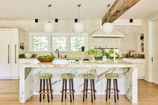 Here's How to Choose Kitchen Island Lighting