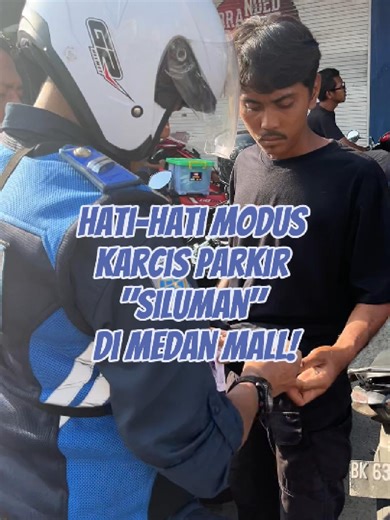 Waspada warga Medan! Tim Cakrawala Dishub Medan baru saja melakukan penindakan terhadap juru parkir (jukir) yang menggunakan karcis palsu di kawasan Jl. MT Haryono (dekat Medan Mall/Toko Cathay). Jukir tersebut mematok tarif di luar ketentuan Perda dengan modus menyisipkan karcis palsu. Ingat ya, sesuai aturan: Motor: Rp2.000 Mobil: Rp4.000 Jangan mau membayar lebih dari ketentuan! Yuk, jadi warga yang cerdas dan berani lapor jika menemukan kecurangan serupa. #ricowaas #jukirmedan #jukirliar #ca
