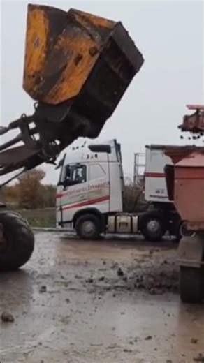 JCB Loading shovel, just adjusting flow control to slow it down and stop it being so violent