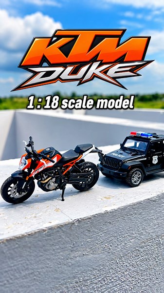 1 : 18 scale model KTM Duke bike chased by police Car | bike model | diecast models #bike #shorts