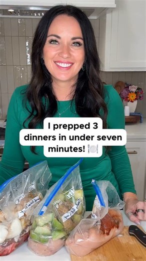 ⏱️ I just prepped 3 full dinners in 7 minutes… and no, I’m not a magician. I’m just using my secret weapon: the Lazy Day Cooking Club. 🙌✨ If you’ve ever felt overwhelmed by dinner, tired of scrambling at 5pm, or guilty that you didn’t meal prep… this is the exact system that changes everything. Inside the club, we prep meals the lazy way — fast, simple, and with ingredients you actually have on hand. Here’s what makes it a game changer: 🍽️ Step-by-step prep guides 🛒 Done-for-you grocery lists