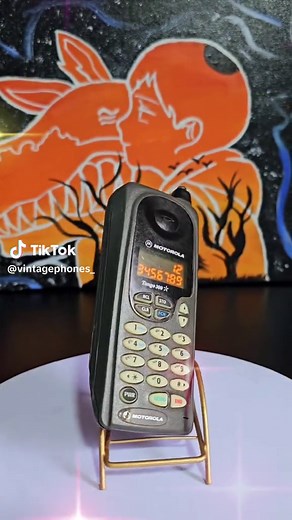 Motorola Tango 300 - Vintage Phone with Nostalgic Charm