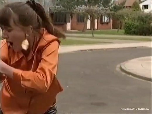 The fight between Bev & Jackie Corkhill | Brookside Close