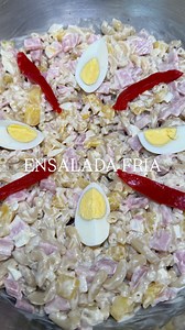 @eatbanza Authentic Cuban Ensalada Fria (Cold Macaroni Salad) 🇨🇺🔥 recipe ⬇️ #BanzaPartner 1 box @eatbanza Gluten Free Brown Rice macaroni shells 20 oz ham, diced 1 onion, diced 1 pineapple, diced 1/3 cup sugar 3 eggs, hard boiled & diced 16 oz mayo Garnish with roasted red bell peppers and olives Bring a pot to a boil. Add salt and your macaroni. Once done, drain and rinse with cold water to stop the cooking process. Set aside. Dice ham, onion and pineapple. Add pineapple and sugar to a small