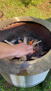 9.4M views · 146K reactions | Live Fire Beef Back Ribs  Are y’all into beef back ribs? Not too much meat on but so good and fun to cook 襤 #ASMR #jackdaniel #beefribs | GrillHunters | Facebook