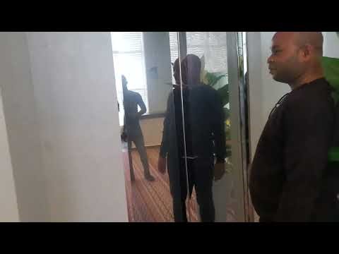 I ride an elevator powered by Solar #solax #solarpowerplant #offgridsolar