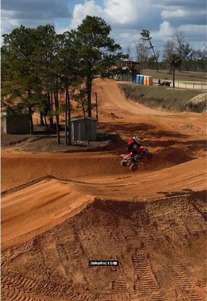 🏁🤘🏻 #fourwheeel #nothingbeatsred #TomEbdon70 #thethrillofracing #atvmotocross #AMAMX #fourwheelers #racing #motorcross #motorcrossracing