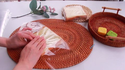 FUNZON Cellophane Packaging Sheets, 300 PCS 11.8x11.8inch Cellophane Paper Sheet for Bread Cakes Desserts, Cellophane Wrap Packaging Convenient for Store Take-away Pastry FH031 (300 Pcs)