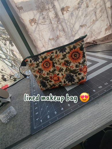 DIY Lined Makeup Bag Sewing Tutorial