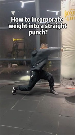 How to execute a punch after a weight throw? #boxing #boxingtraining #boxingtechnique #fighting