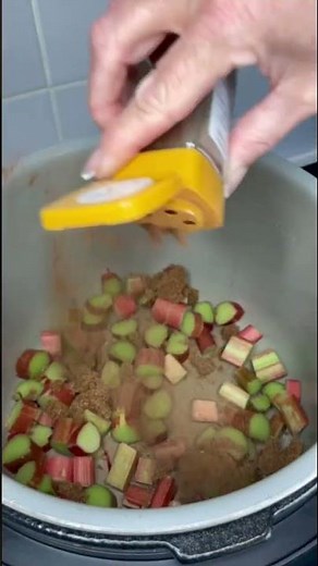 AIR FRYER RHUBARB CRUMBLE | Ninja Foodi Recipe #rhubarb #crumble #airfryer #ninjafoodi
