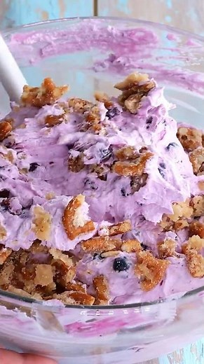 Blueberry Pretzel Fluff is the perfect sweet and salty dessert salad! #recipe
