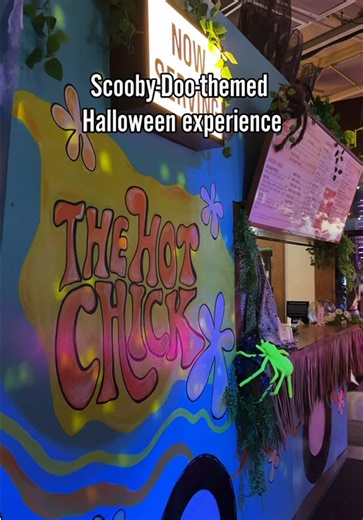 There’s a Scooby-Doo themed Halloween bar in Scottsdale! 👀🔎 The Hot Chick transformed into Spooky Island, with Shaggy sandwiches, themed drinks, and tons of photo ops inspired by the movie. Who’s coming with you? 🍹🐾 📍 The Hot Chick, Scottsdale #ScoobyDoo #SpookyIsland #Scottsdale #ArizonaHalloween #WelcomeToArizona