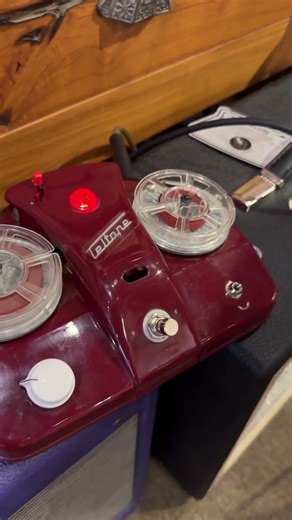 What? A Treble Booster in a vintage answering machine? Please leave a message. #r2rngemaster #r2r