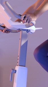 Forma bez wychodzenia z domu? Ze Spokey ZEN to możliwe! Szeroki zakres oporu (32 poziomy) i pełna integracja ze światem wirtualnym, dzięki aplikacji Zwift, to coś, co wyróżnia trening na tym rowerku. Koniec z nudą, zaczyna się przygoda. Sprawdź ZEN już teraz! 💪 | Spokey