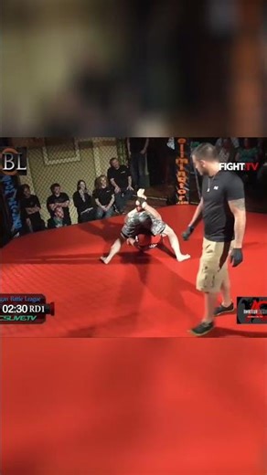 Intense Grappling Battle: Witness The Takedown & Domination!