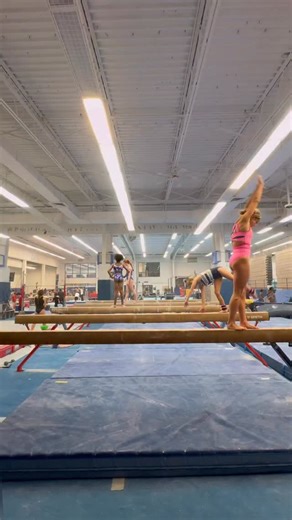 ✨ Beam Lately ✨ • Preseason training in full force 🤩 _______________________________________ 🔳 LEOTARD from @darcyleotards ‼️USE CODE “ISABELLE10” TO SAVE‼️ 🔳 Gym @roswell_gymnastics_team | Gymnast Isabelle