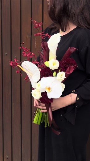 For the bride: a classical red & white hand bouquet that brings the whole wedding look together🥀 For order: 62 811-9339-906 (WA) #weddingbouquet #buketwedding #wedding #handbouquet #fyp