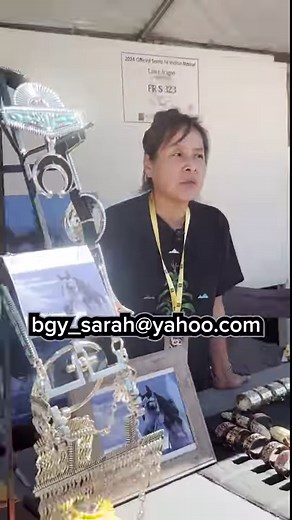 I met Hopi / Dińe basket weaver Iva Casuse Honwynum at the @arizonastatemuseum for the basket weaver showcase celebrating the publication of Woven from the Center: Native Basketry in the Southwest by Dianne Dittemore. Iva showed me her monumental basket and explained the symbolism and the work that went into it. It was amazing to get to speak with Iva and the other talented basket artists at the event and I certainly learned a lot about the craft. You can find more of Iva’s work on her website (