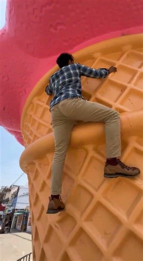 Big ice cream 🍦 mja hi aa gya #isosmart