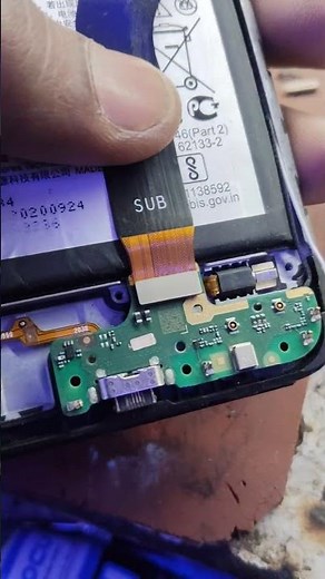 Motorola mobile charging problem #charging #repair #vivoy21s #smartphone #tech #automobile #jumper