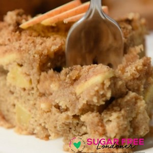 This easy keto apple cake is going to wow your guests and it's so healthy you could eat it for breakfast. | Sugar Free Londoner - Low Carb Recipes