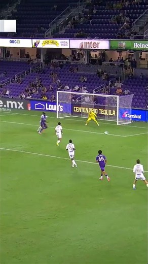 Great save by Gibrán Lajud 🔴⚪️