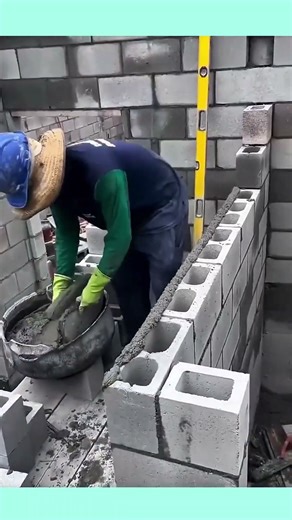 Cinder block installation with cement mortar #contructions #cinderblock #masonry #short