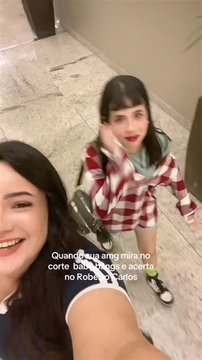 @milly_duka on Instagram: "por essa nem ela esperava kakakaka #viralvideos #fy #robertocarlos #4k #internet"