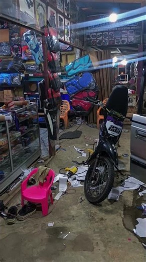 pemasangan deccal striping