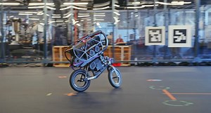 Balance and navigation at the highest level: the impressive capabilities of a robot bike with AI demonstrated